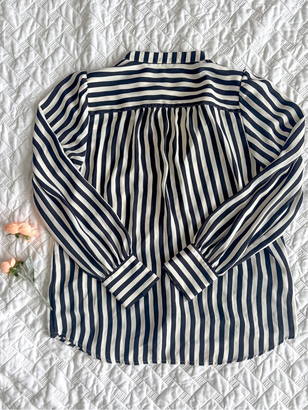 LOFT Petites Striped Button Front Blouse Black White Puff Sleeve XSP - Picture 3 of 10